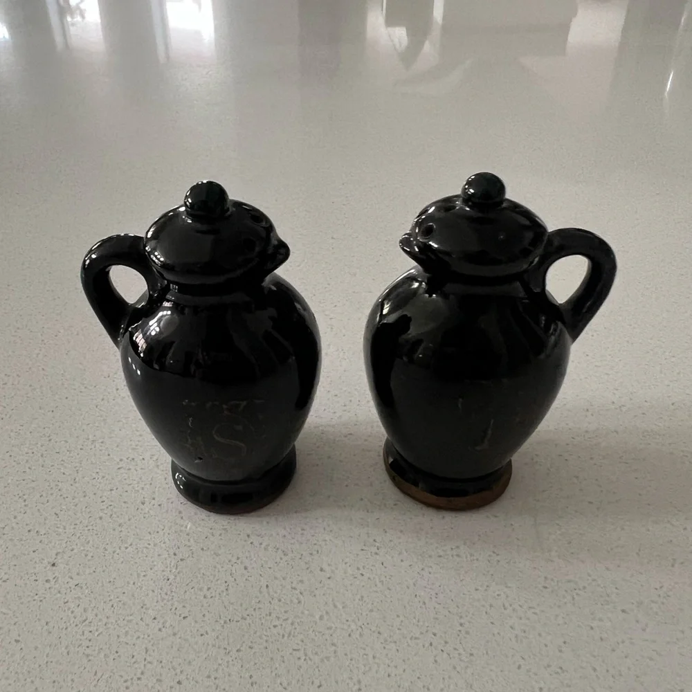 Vintage Black Pitcher‎ Jug Salt Pepper Shaker Set Japan